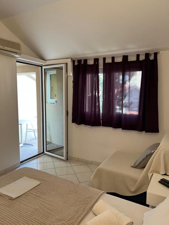Ksenia Guesthouse Apartments And Studios 부드바 외부 사진