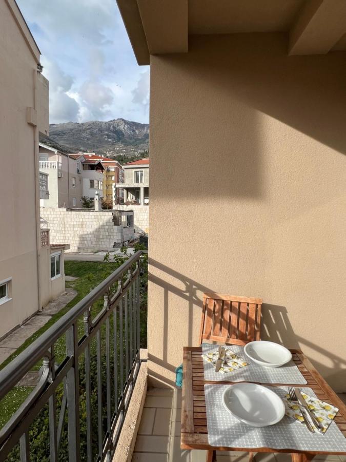 Ksenia Guesthouse Apartments And Studios 부드바 외부 사진