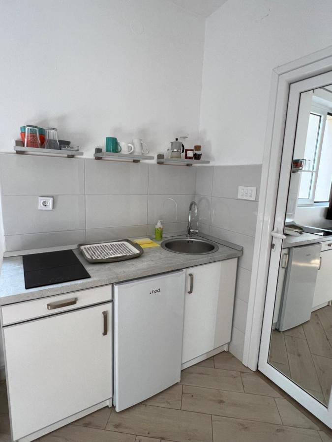 Ksenia Guesthouse Apartments And Studios 부드바 외부 사진