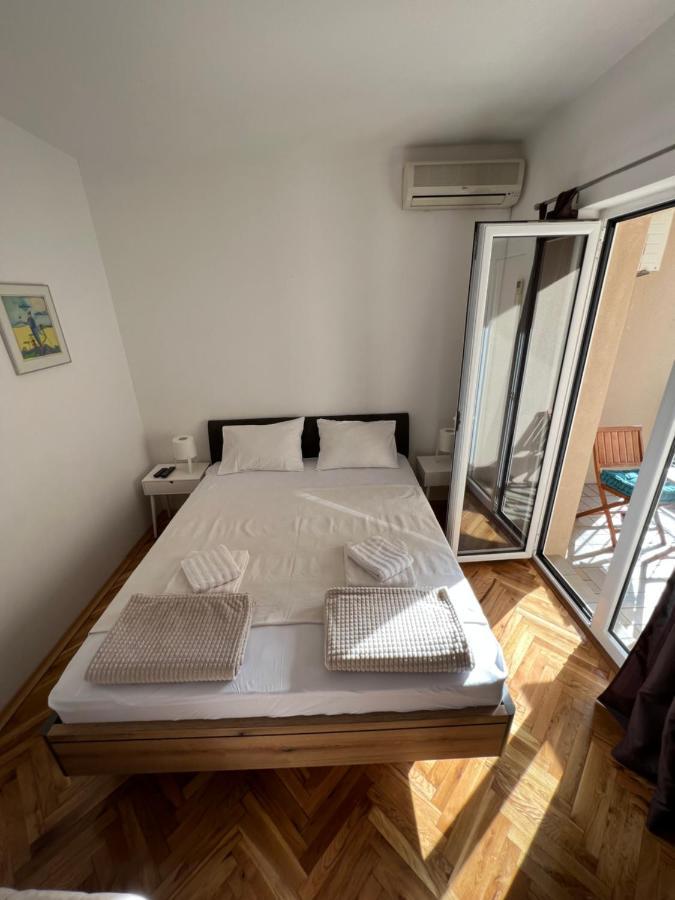 Ksenia Guesthouse Apartments And Studios 부드바 외부 사진
