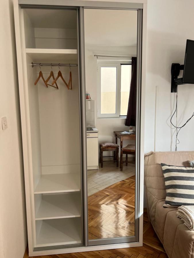 Ksenia Guesthouse Apartments And Studios 부드바 외부 사진