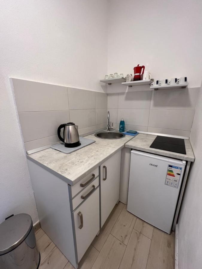 Ksenia Guesthouse Apartments And Studios 부드바 외부 사진