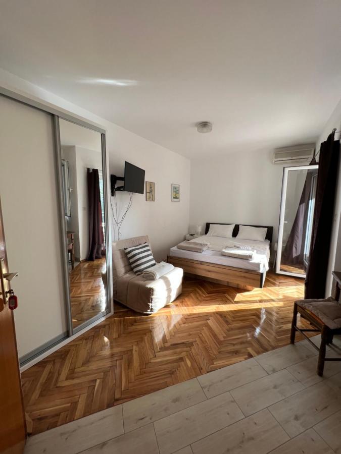 Ksenia Guesthouse Apartments And Studios 부드바 외부 사진