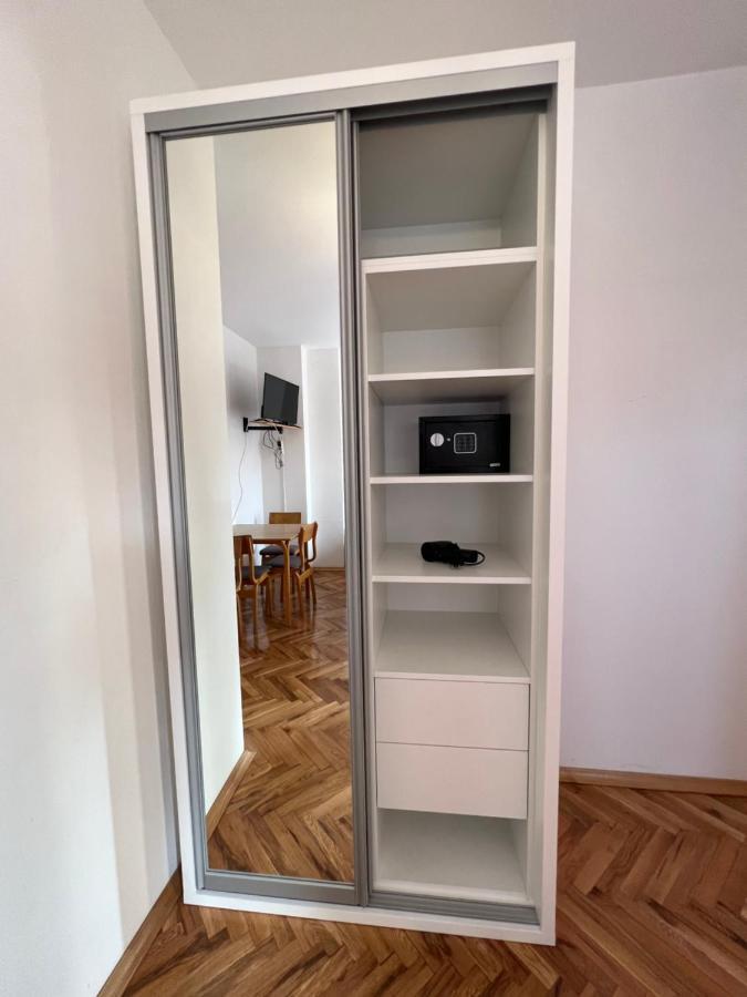 Ksenia Guesthouse Apartments And Studios 부드바 외부 사진