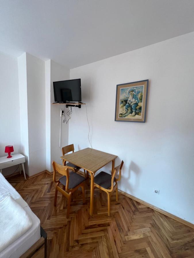 Ksenia Guesthouse Apartments And Studios 부드바 외부 사진