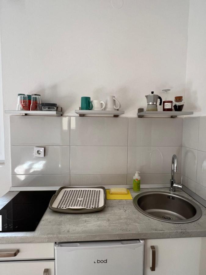 Ksenia Guesthouse Apartments And Studios 부드바 외부 사진