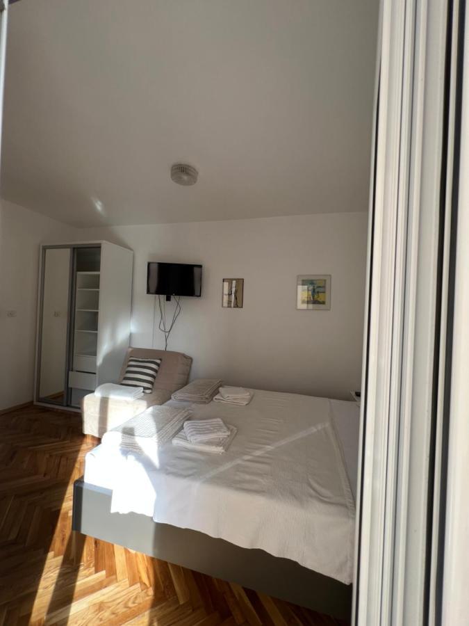Ksenia Guesthouse Apartments And Studios 부드바 외부 사진