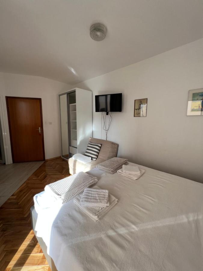 Ksenia Guesthouse Apartments And Studios 부드바 외부 사진