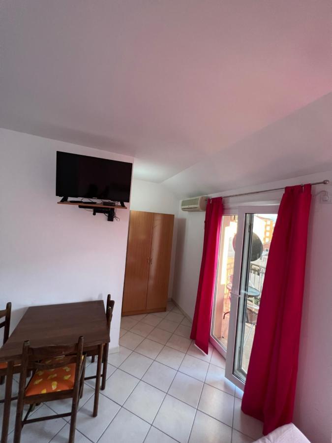 Ksenia Guesthouse Apartments And Studios 부드바 외부 사진