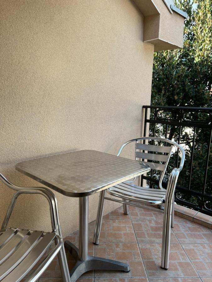 Ksenia Guesthouse Apartments And Studios 부드바 외부 사진