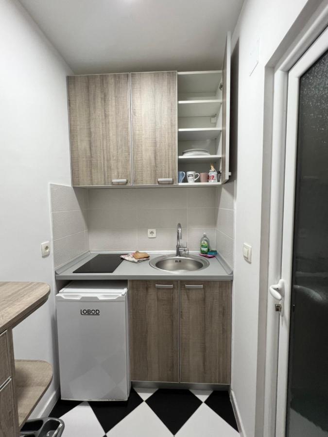 Ksenia Guesthouse Apartments And Studios 부드바 외부 사진