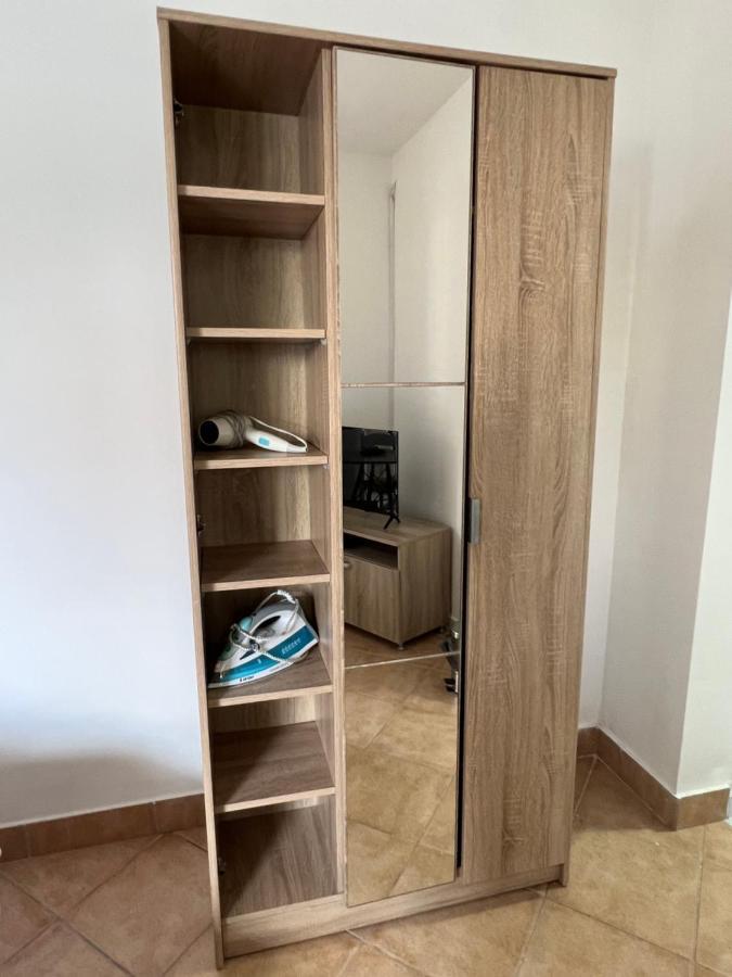Ksenia Guesthouse Apartments And Studios 부드바 외부 사진