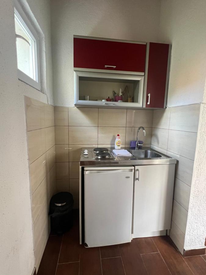 Ksenia Guesthouse Apartments And Studios 부드바 외부 사진